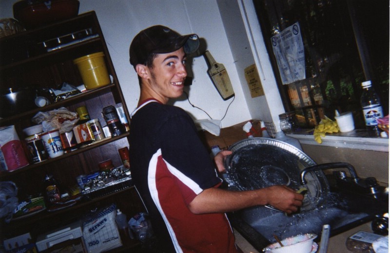 Ari doing dishes (probably the only time).jpg